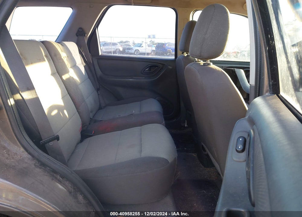 2005 FORD ESCAPE XLS VIN: 1FMYU02Z75KB52531
