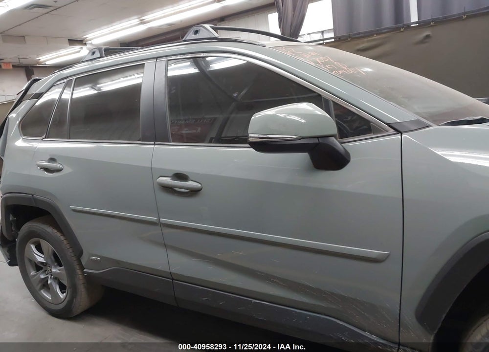2022 TOYOTA RAV4 HYBRID XLE VIN: 4T3RWRFV4NU057057