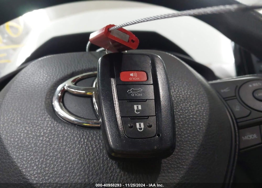 2022 TOYOTA RAV4 HYBRID XLE VIN: 4T3RWRFV4NU057057