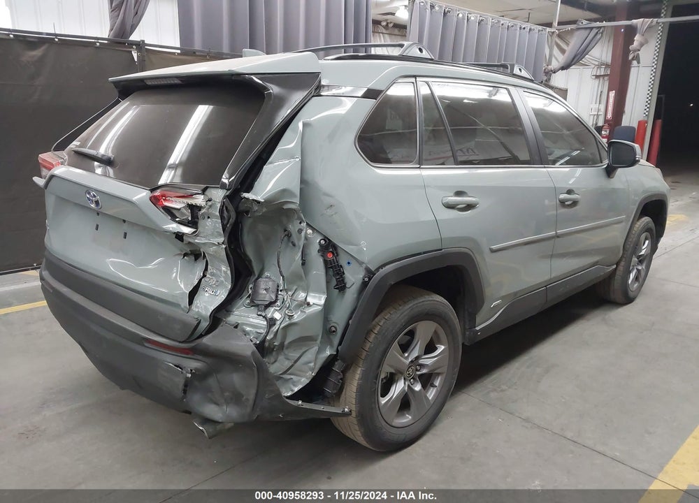 2022 TOYOTA RAV4 HYBRID XLE VIN: 4T3RWRFV4NU057057