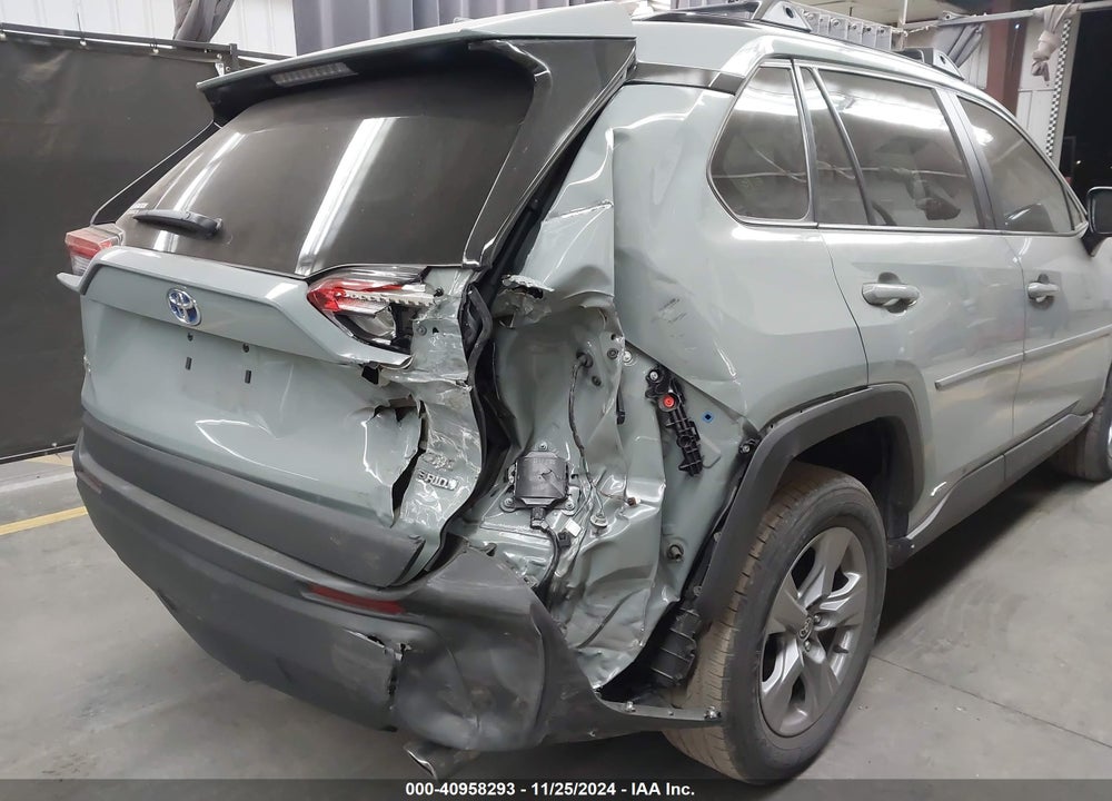 2022 TOYOTA RAV4 HYBRID XLE VIN: 4T3RWRFV4NU057057