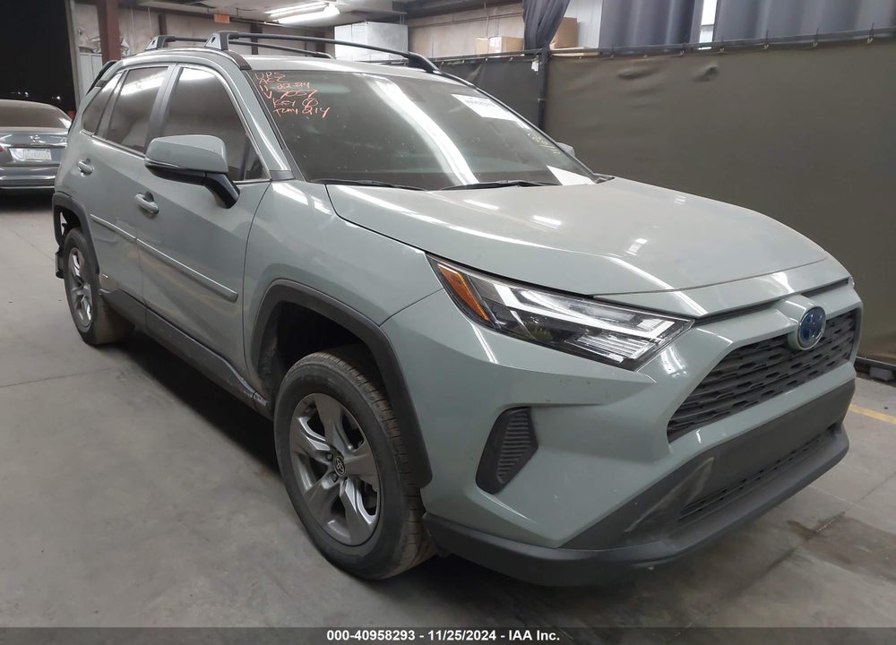 2022 TOYOTA RAV4 HYBRID XLE VIN: 4T3RWRFV4NU057057