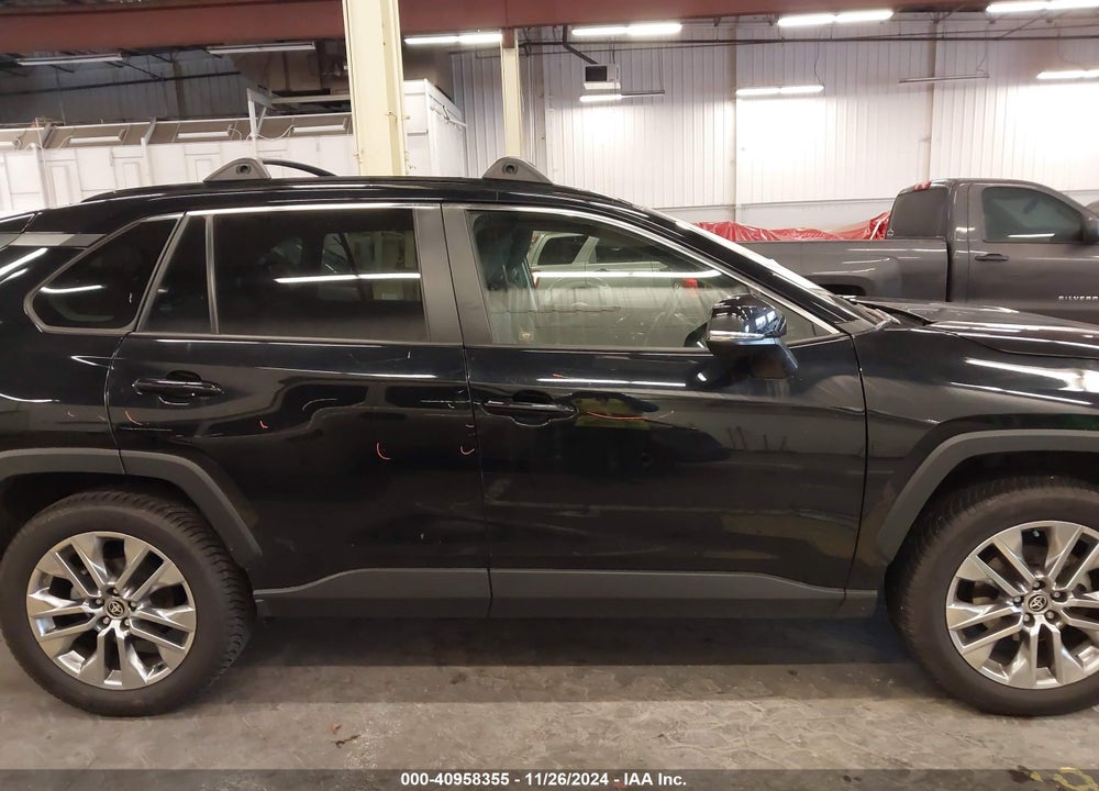 2020 TOYOTA RAV4 XLE PREMIUM VIN: JTMA1RFV1LJ036044