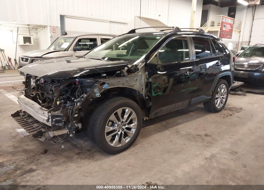 2020 TOYOTA RAV4 XLE PREMIUM VIN: JTMA1RFV1LJ036044
