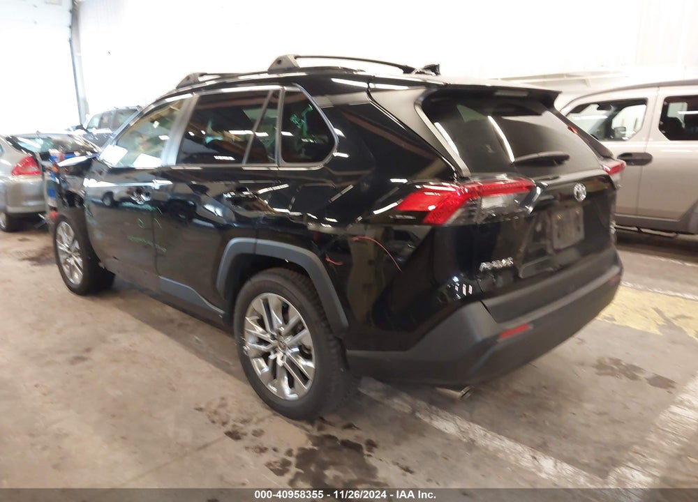 2020 TOYOTA RAV4 XLE PREMIUM VIN: JTMA1RFV1LJ036044