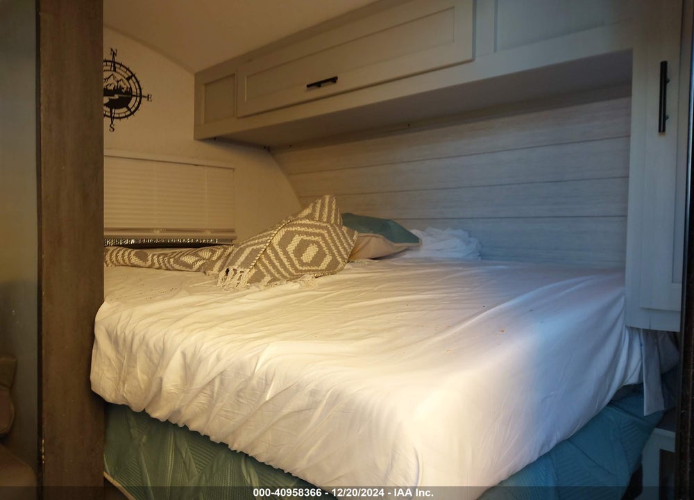2022 SALEM TRAVEL TRAILER VIN: 5ZT2SMFC9NG073411