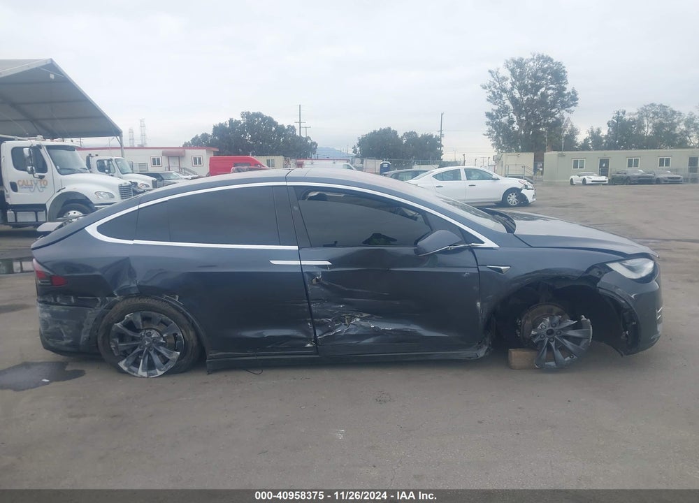 2017 TESLA MODEL X VIN: 5YJXCDE24HF072890