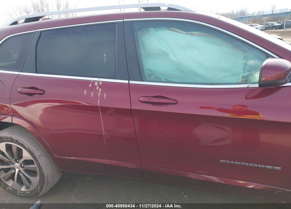 2019 JEEP CHEROKEE OVERLAND 4X4 VIN: 1C4PJMJX8KD257997