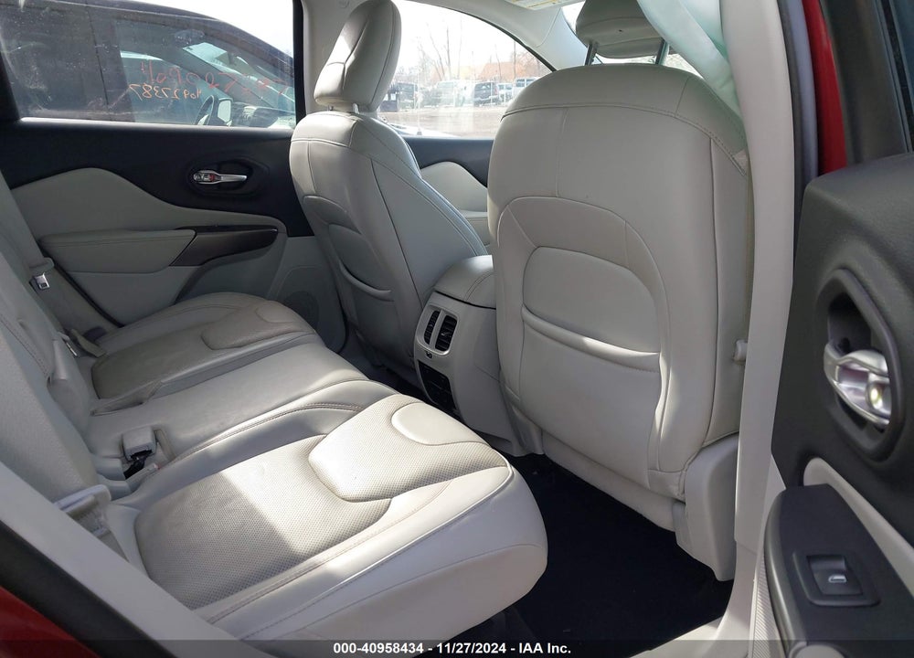 2019 JEEP CHEROKEE OVERLAND 4X4 VIN: 1C4PJMJX8KD257997