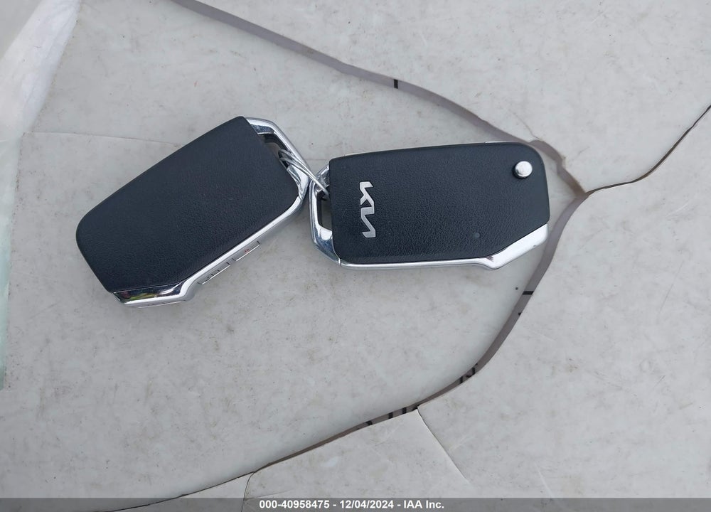 2024 KIA SELTOS LX VIN: KNDEPCAA0R7481592