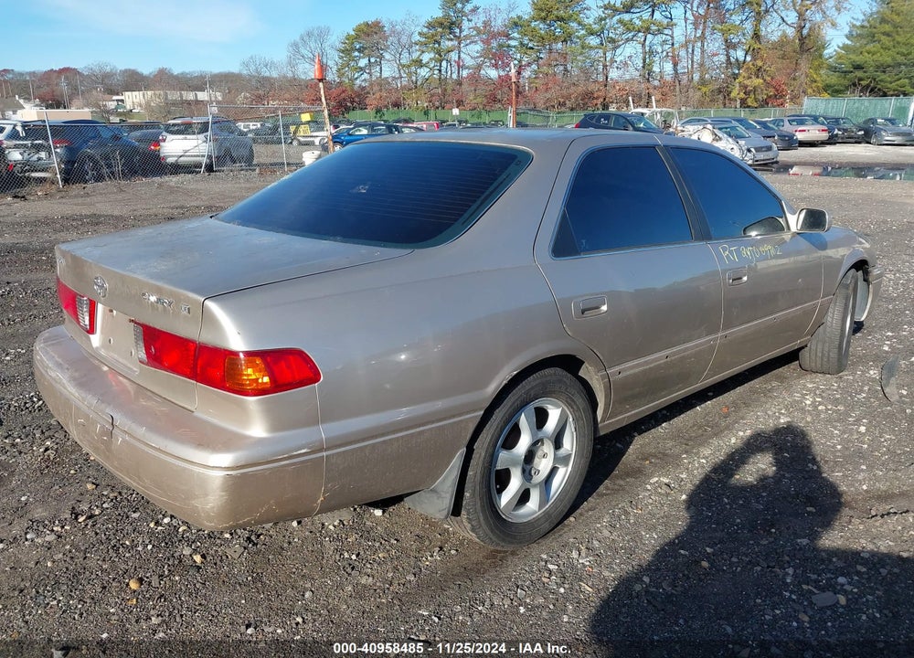2000 TOYOTA CAMRY LE VIN: 4T1BG22K0YU757124