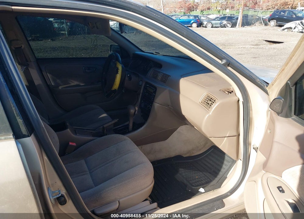 2000 TOYOTA CAMRY LE VIN: 4T1BG22K0YU757124