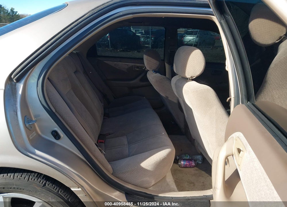 2000 TOYOTA CAMRY LE VIN: 4T1BG22K0YU757124