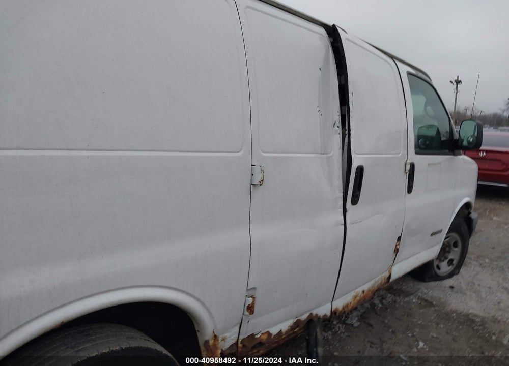 2005 CHEVROLET EXPRESS VIN: 1GCGG25VX51244055