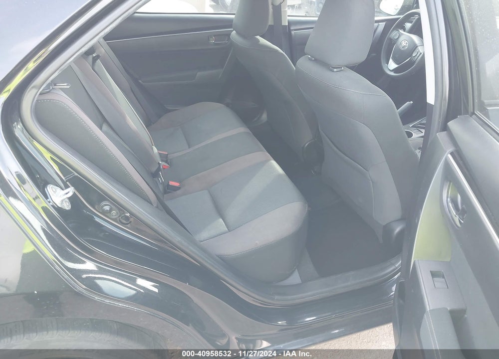 2018 TOYOTA COROLLA LE VIN: 5YFBURHE1JP797867