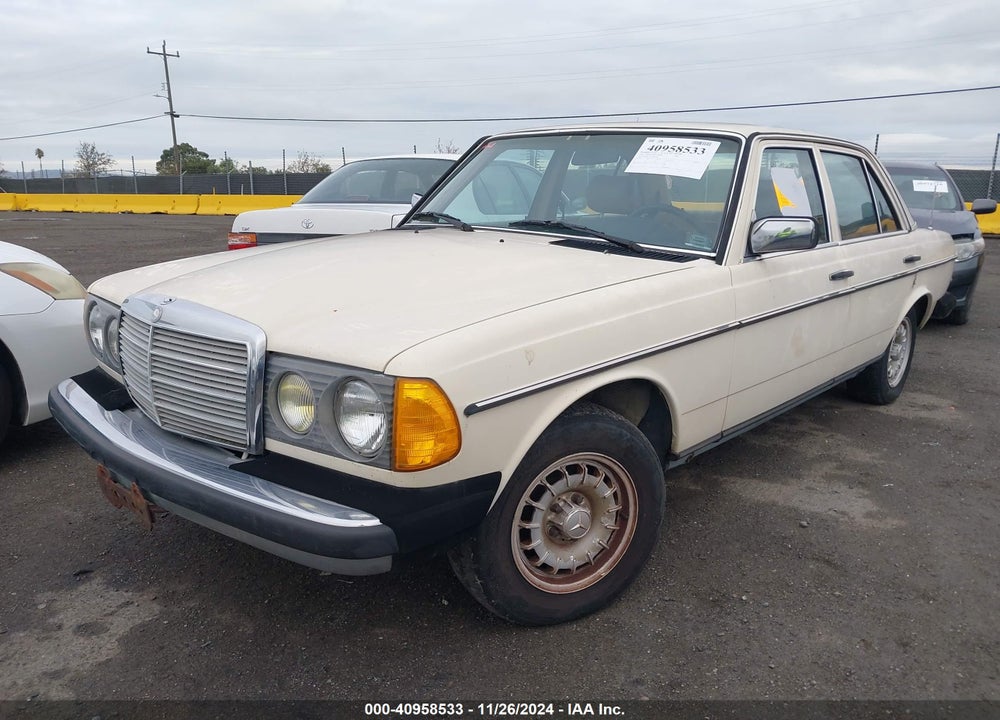 1983 MERCEDES-BENZ 300 DT VIN: WDBAB33A5DB019186