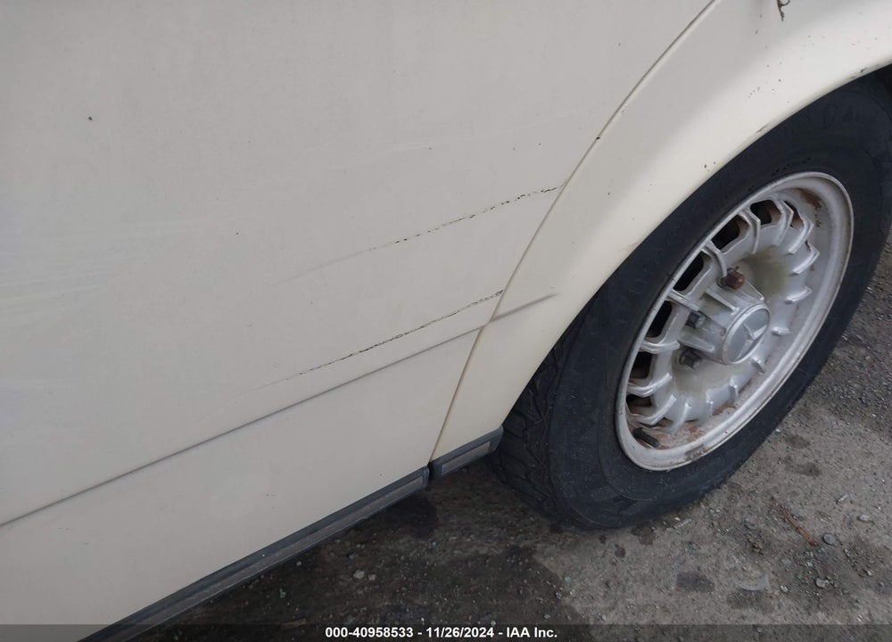 1983 MERCEDES-BENZ 300 DT VIN: WDBAB33A5DB019186