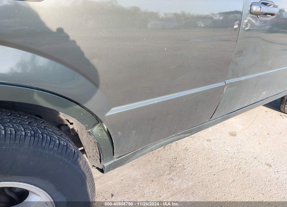 2005 KIA SORENTO EX/LX VIN: KNDJD733655493944