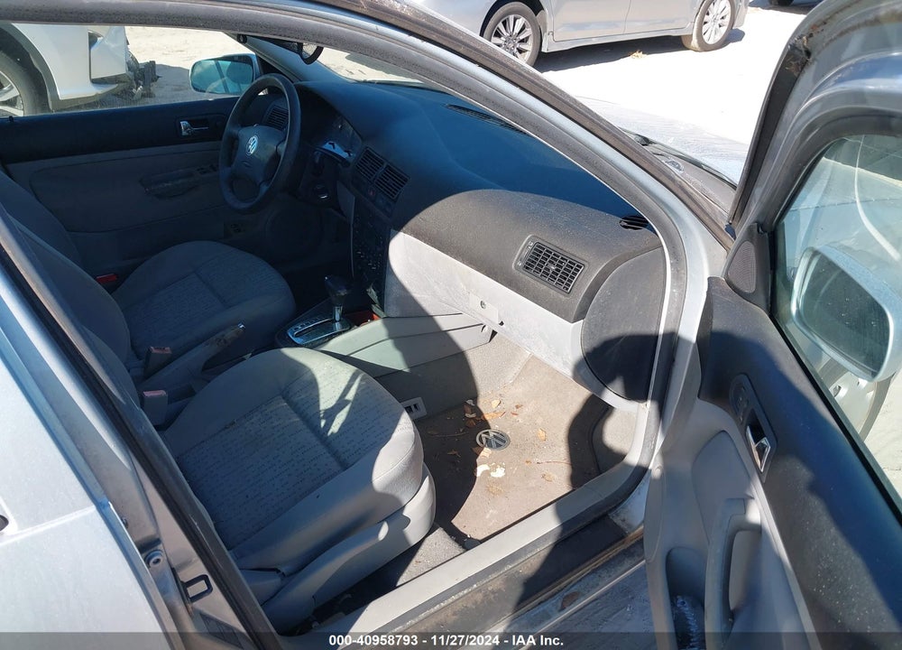 2003 VOLKSWAGEN GOLF GL 2.0L VIN: 9BWFK61J034026485