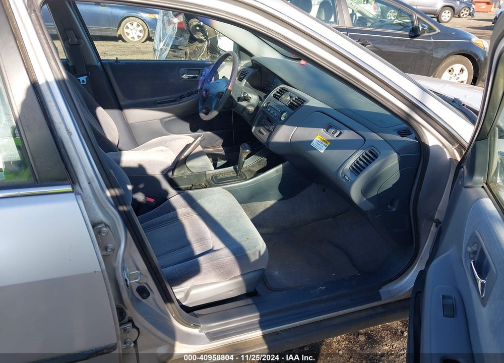 1999 HONDA ACCORD LX VIN: 1HGCG6655XA159066