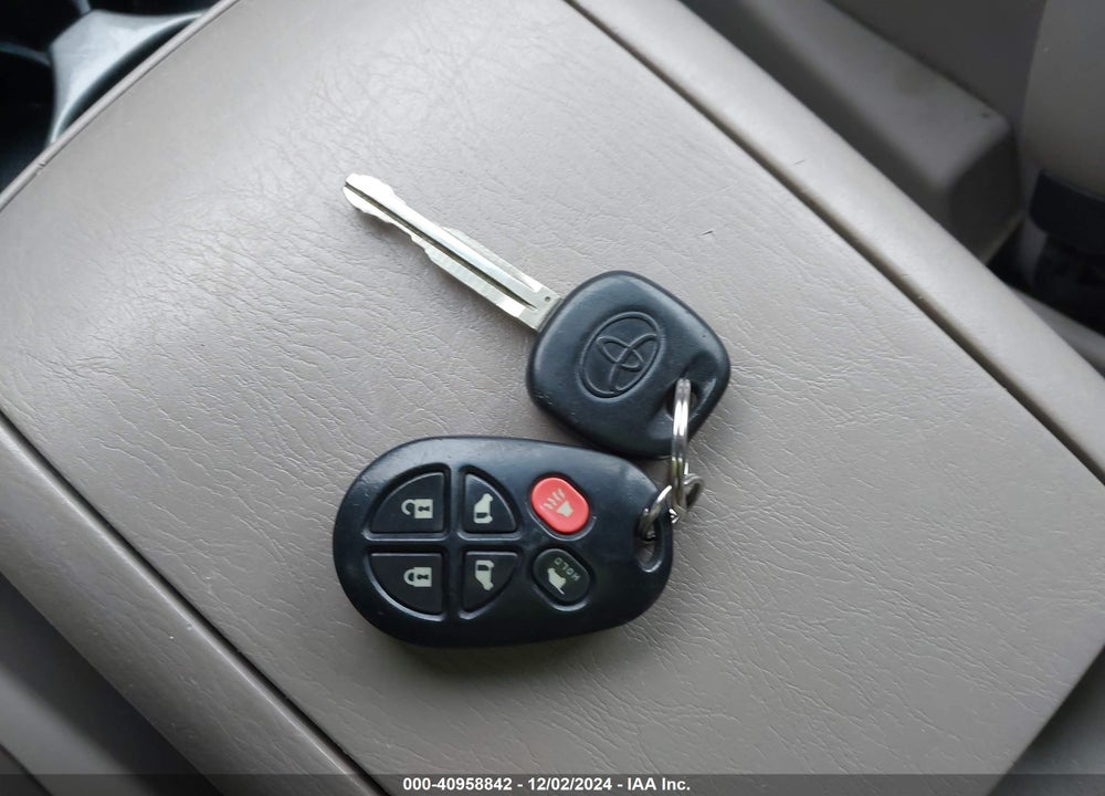 2005 TOYOTA SIENNA XLE VIN: 5TDZA22CX5S289982