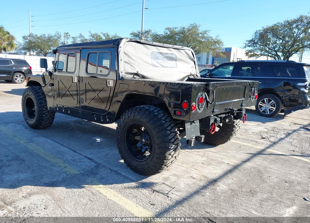 2010 AM GENERAL HUMMER VIN: 183273