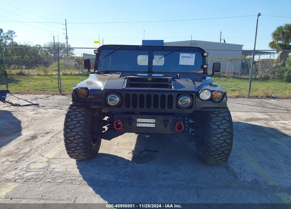 2010 AM GENERAL HUMMER VIN: 183273