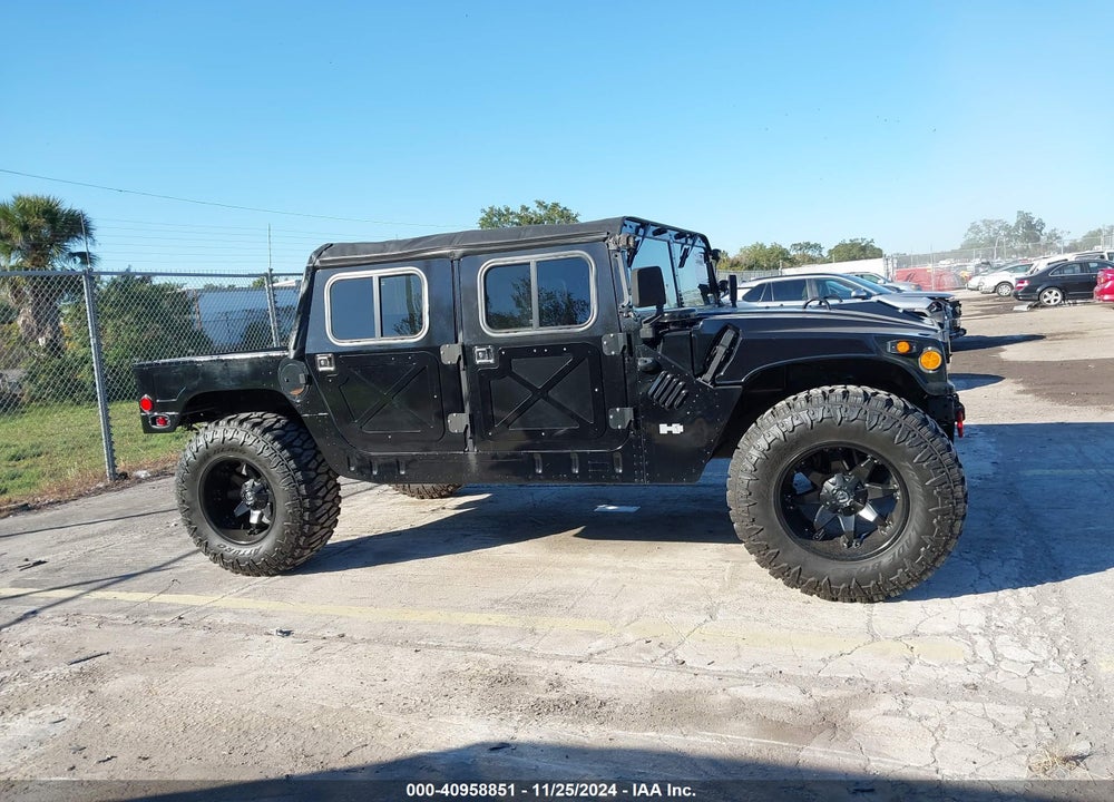 2010 AM GENERAL HUMMER VIN: 183273