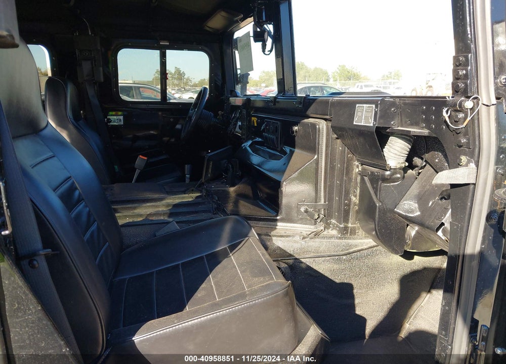 2010 AM GENERAL HUMMER VIN: 183273