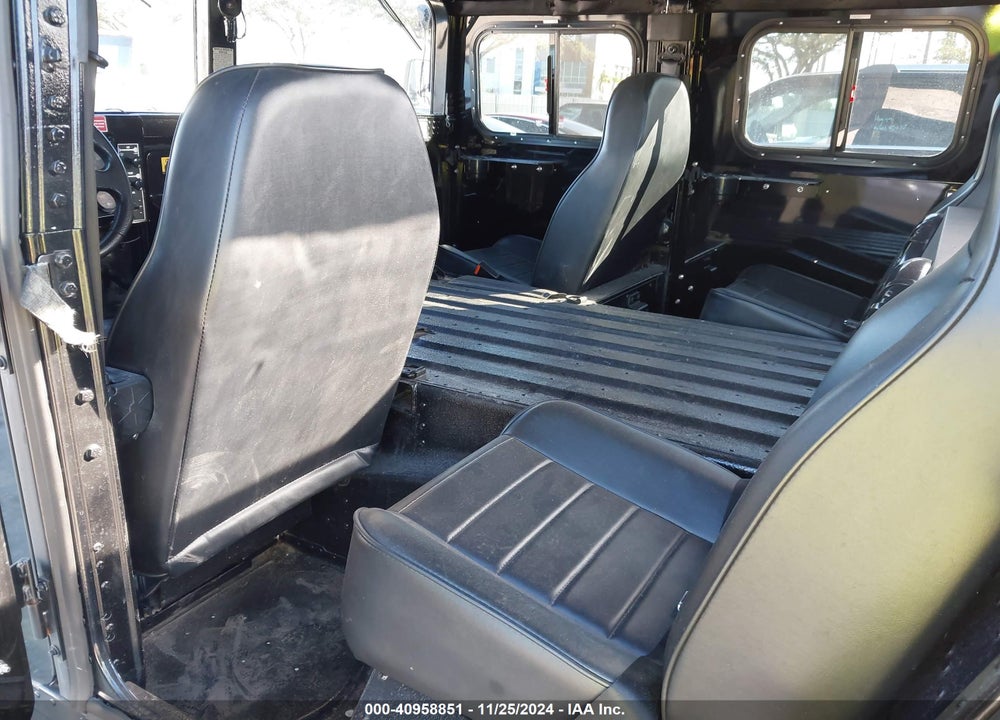 2010 AM GENERAL HUMMER VIN: 183273