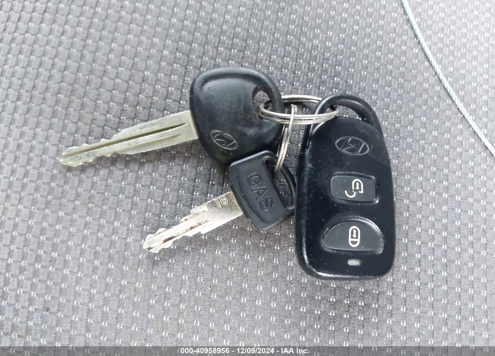 2008 HYUNDAI TUCSON GLS VIN: KM8JM12B68U897693