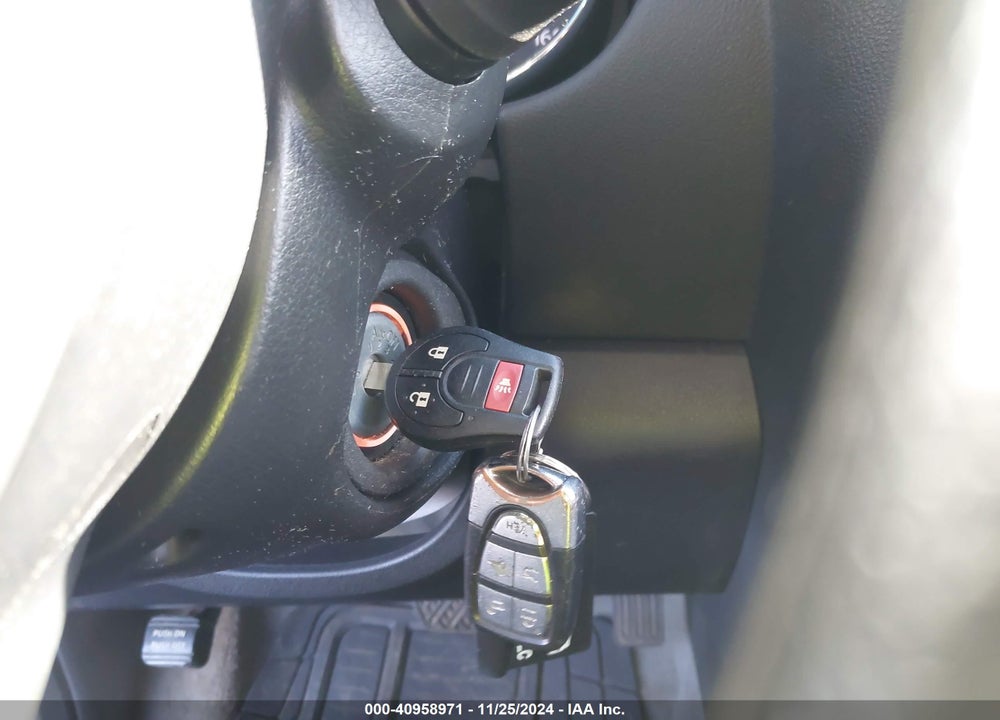 2011 NISSAN ROGUE S VIN: JN8AS5MV2BW252287
