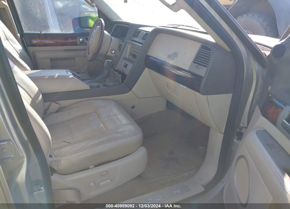 2004 LINCOLN NAVIGATOR VIN: 5LMFU27R34LJ23271