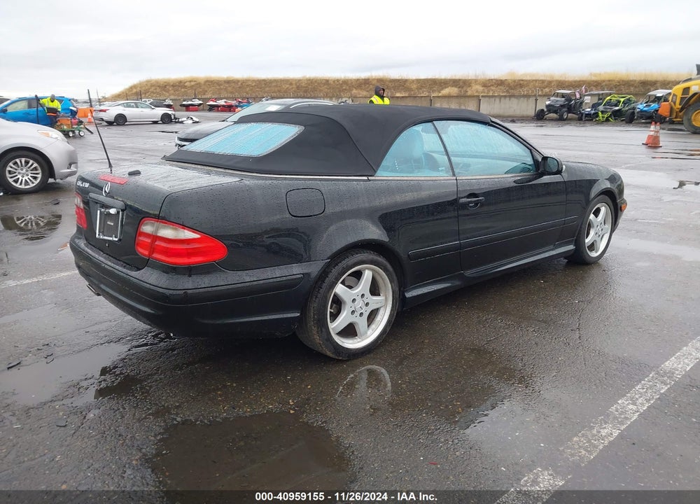 2002 MERCEDES-BENZ CLK 430 VIN: WDBLK70G52T110555