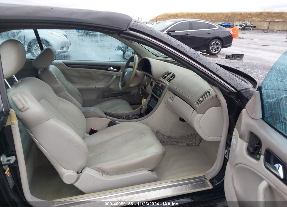 2002 MERCEDES-BENZ CLK 430 VIN: WDBLK70G52T110555