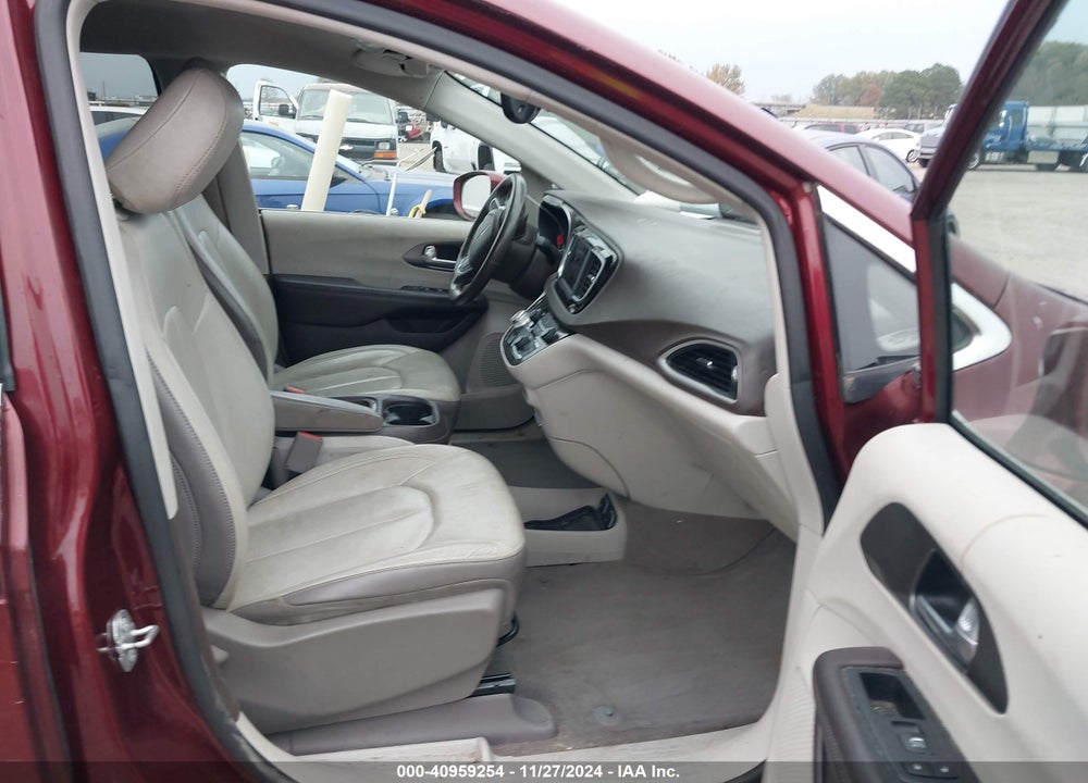 2019 CHRYSLER PACIFICA TOURING L VIN: 2C4RC1BG6KR575324