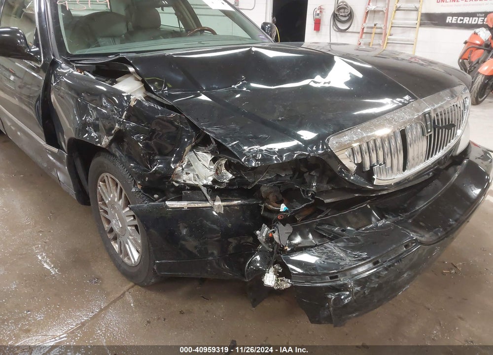 2008 LINCOLN TOWN CAR VIN: 2LNHM82V28X657633
