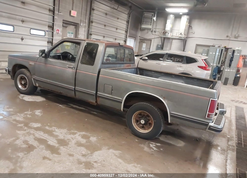 1988 CHEVROLET S TRUCK S10 VIN: 1GCCS19R9J2126376