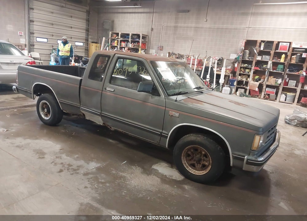 1988 CHEVROLET S TRUCK S10 VIN: 1GCCS19R9J2126376
