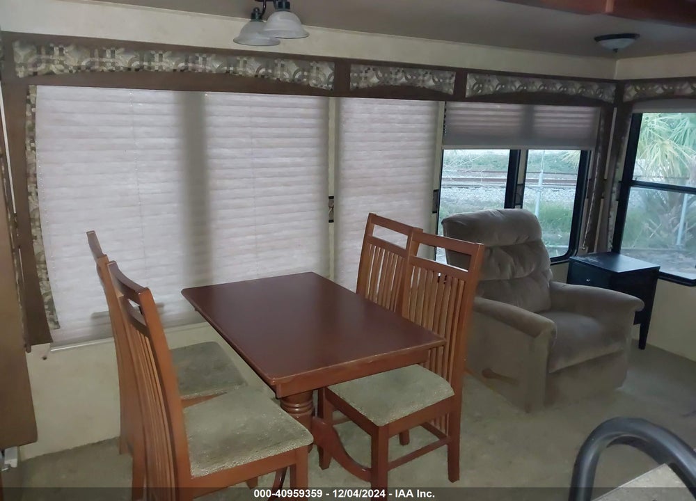 2011 FOREST RIVER SIERRA TRAVEL TRAILER VIN: 4X4FSEM22BJ036163