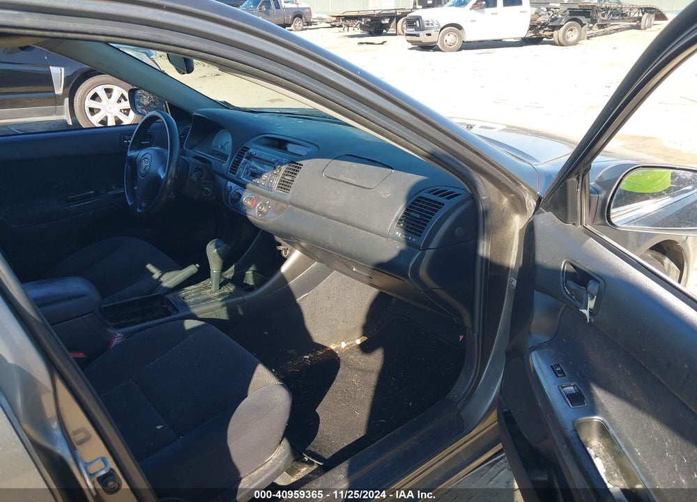 2003 TOYOTA CAMRY SE VIN: 4T1BE32K03U720577