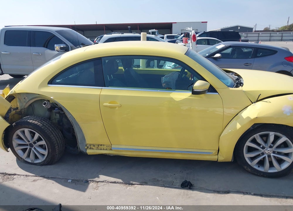 2014 VOLKSWAGEN BEETLE 2.0L TDI VIN: 3VWJL7AT2EM647952
