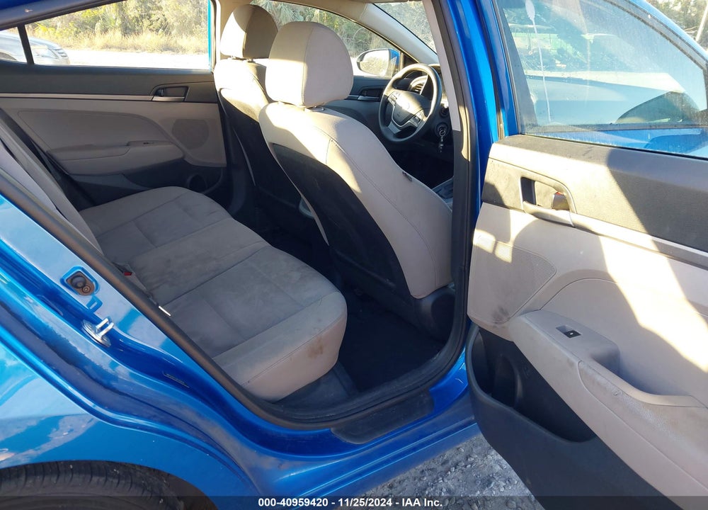 2018 HYUNDAI ELANTRA SE VIN: 5NPD74LF0JH391692