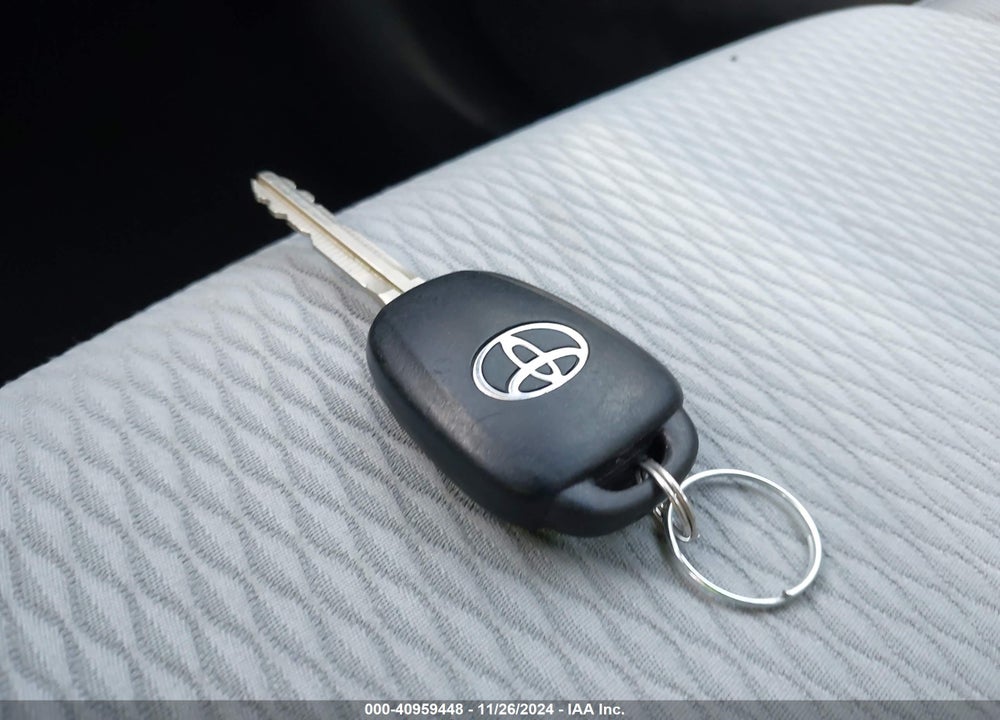 2016 TOYOTA COROLLA LE VIN: 5YFBURHE7GP423921