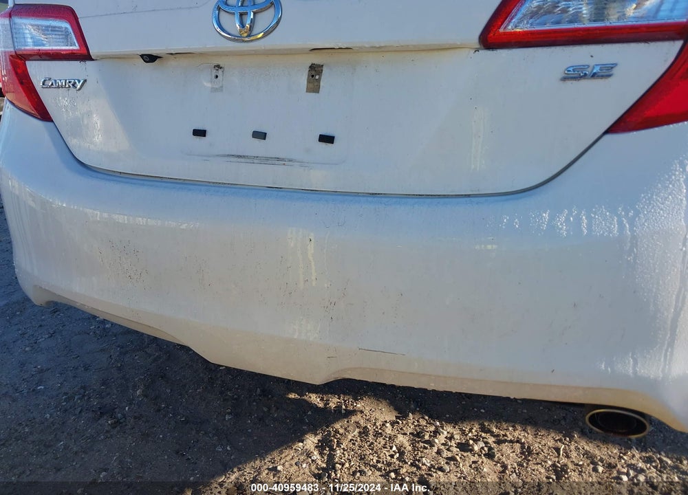 2014 TOYOTA CAMRY SE VIN: 4T1BF1FKXEU774581
