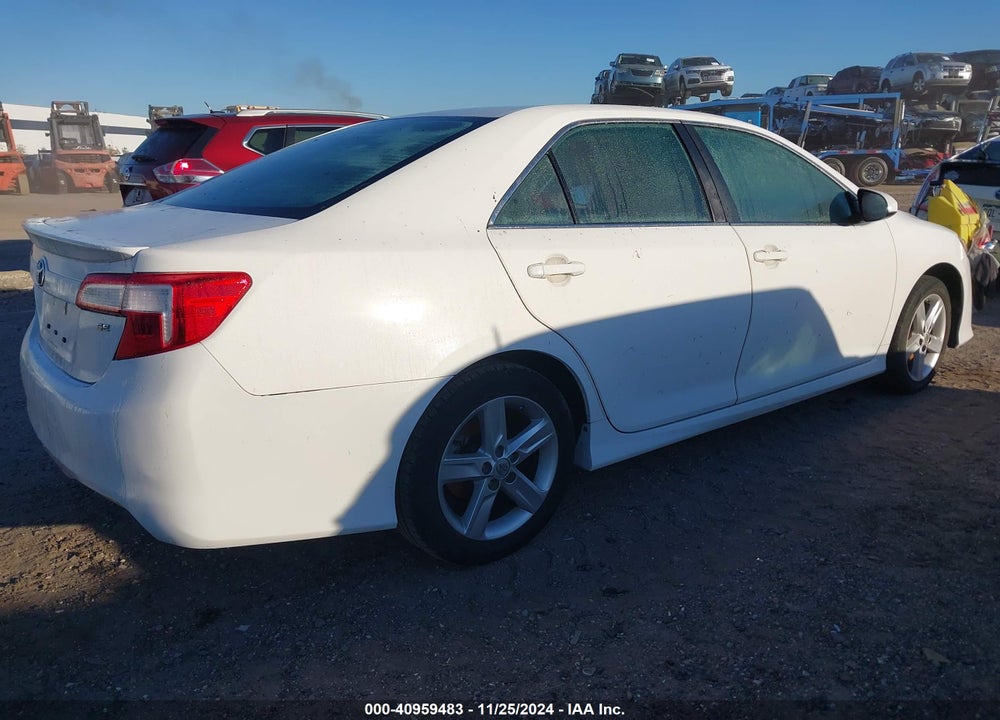 2014 TOYOTA CAMRY SE VIN: 4T1BF1FKXEU774581