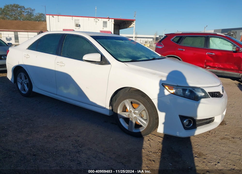 2014 TOYOTA CAMRY SE VIN: 4T1BF1FKXEU774581
