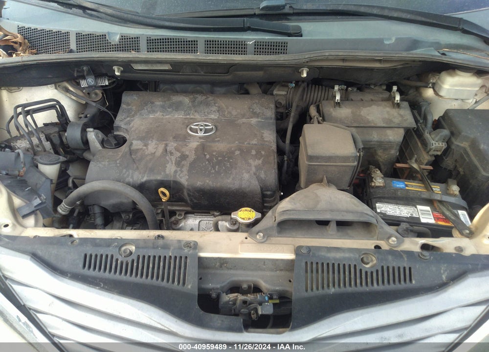 2011 TOYOTA SIENNA XLE V6 VIN: 5TDYK3DC5BS066840