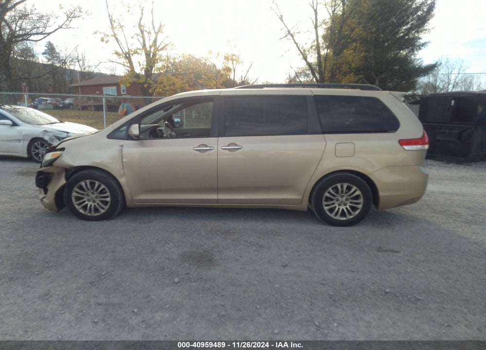 2011 TOYOTA SIENNA XLE V6 VIN: 5TDYK3DC5BS066840
