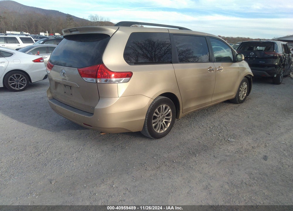 2011 TOYOTA SIENNA XLE V6 VIN: 5TDYK3DC5BS066840